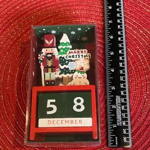 NIB Desktop of Mini Advent Calendar